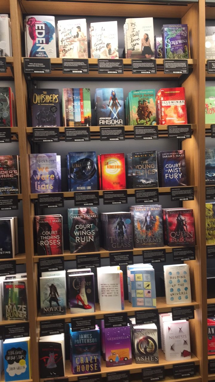 Field Trip: Amazon Books - Brick and Mortar Review